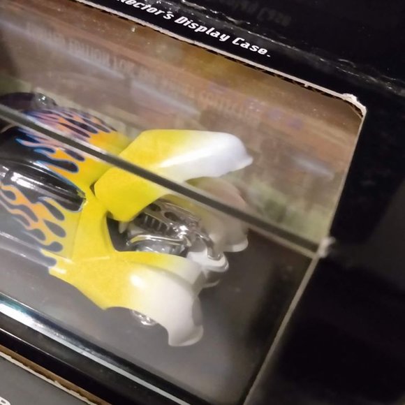 Hot Wheels Authentic Classic Cruiser Collectibles - Picture 3 of 4